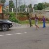 Mobil Cagub Benny Litelnoni Diadang Kawanan Pemuda di Carep